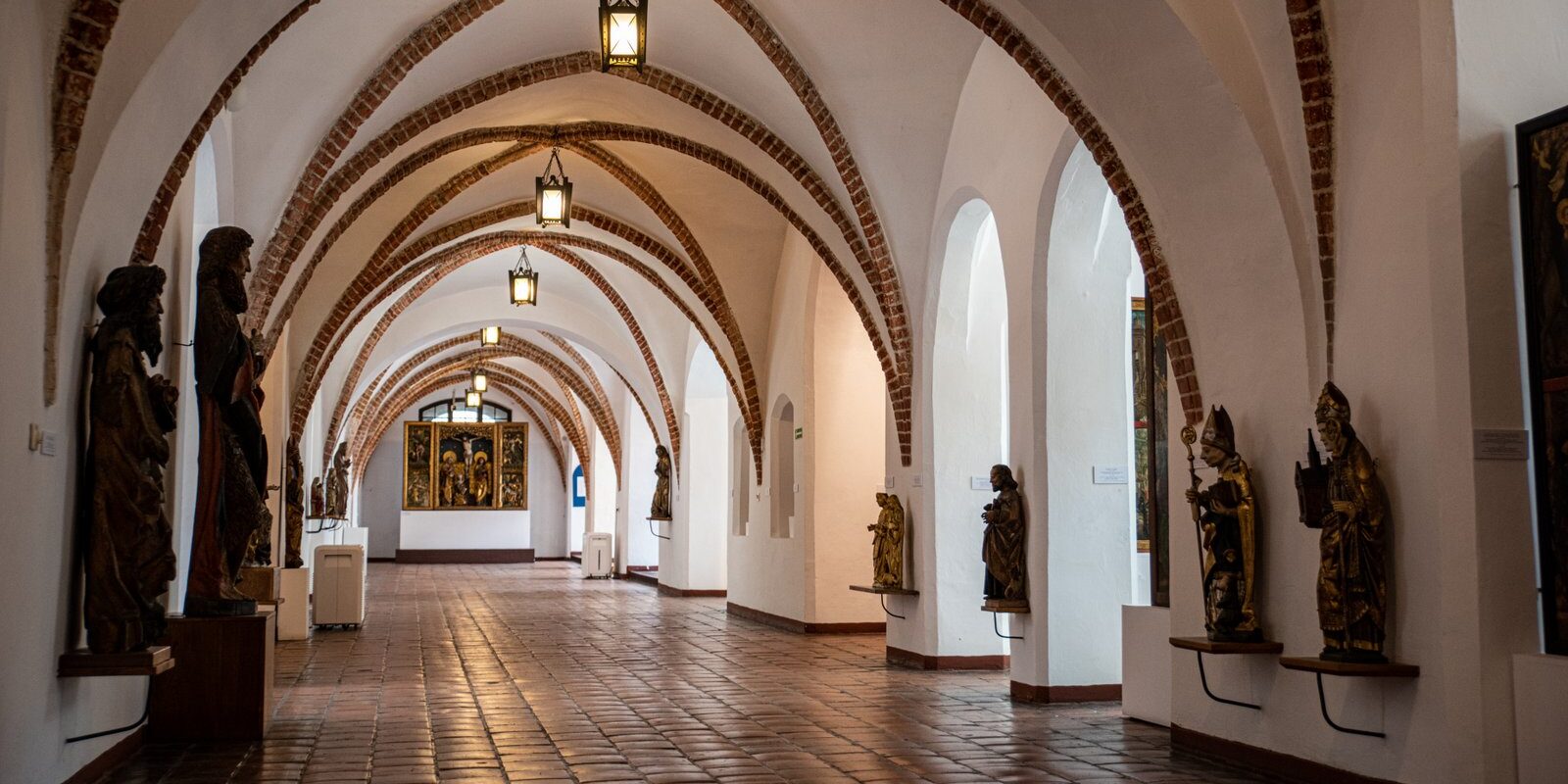Jesień ze średniowieczem: Spacer po Galerii Sztuki Gotyckiej